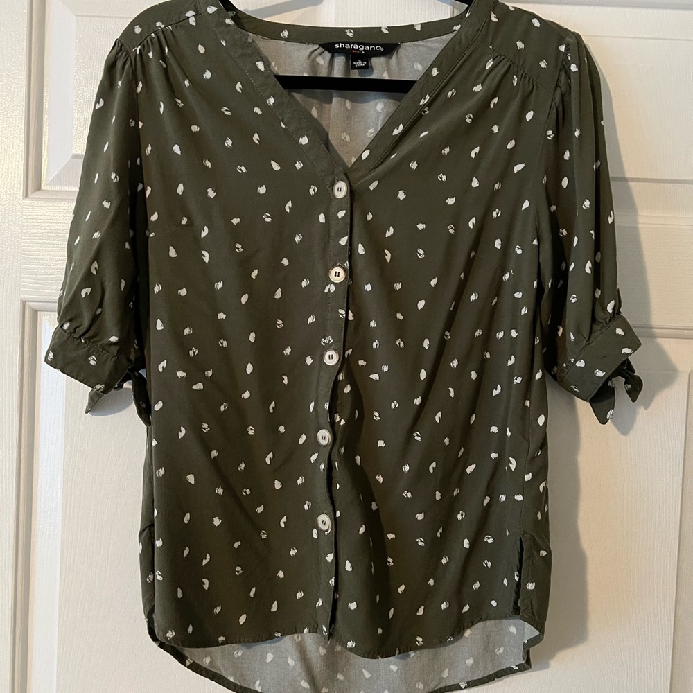 Womens top by Sharagano size Small green